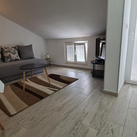 Apartmani Dami Novalja Eksteriør bilde