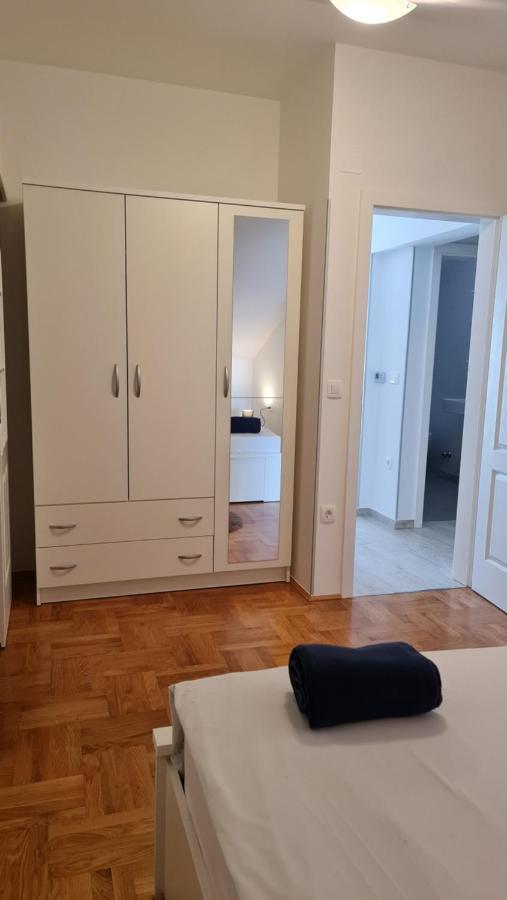 Apartmani Dami Novalja Eksteriør bilde
