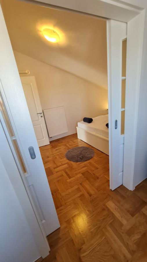 Apartmani Dami Novalja Eksteriør bilde