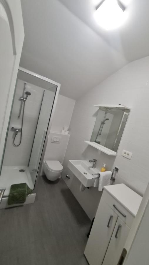 Apartmani Dami Novalja Eksteriør bilde